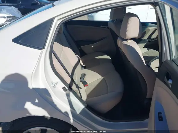 KMHCT4AE1HU243208 2017 HYUNDAI ACCENT - Image 8