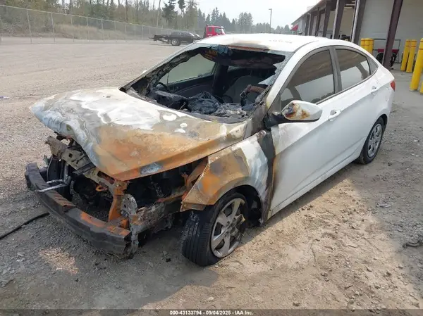 KMHCT4AE1HU248070 2017 HYUNDAI ACCENT - Image 2