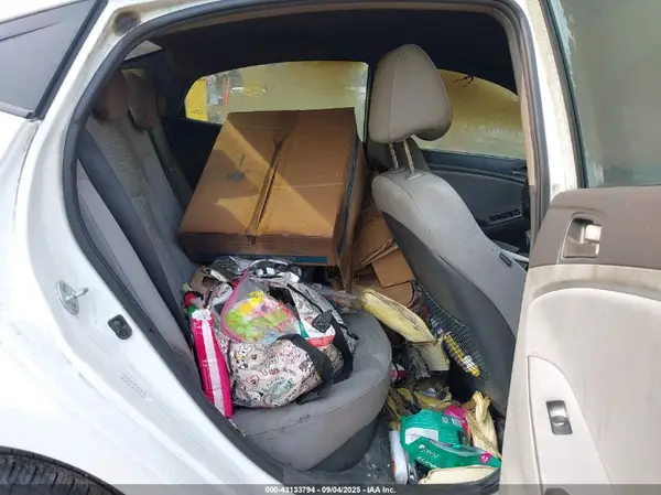 KMHCT4AE1HU248070 2017 HYUNDAI ACCENT - Image 8