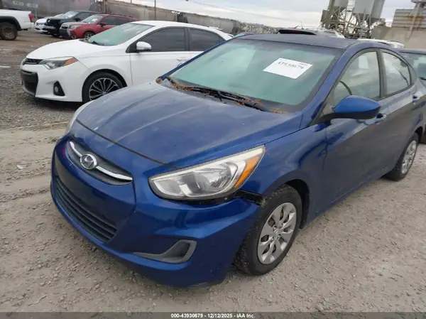 KMHCT4AE1HU249901 2017 HYUNDAI ACCENT - Image 2