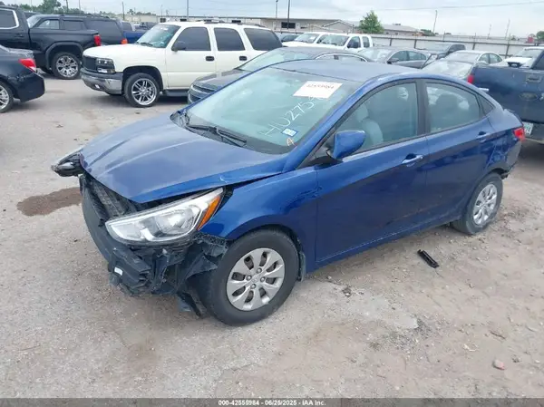 KMHCT4AE1HU275902 2017 HYUNDAI ACCENT - Image 2