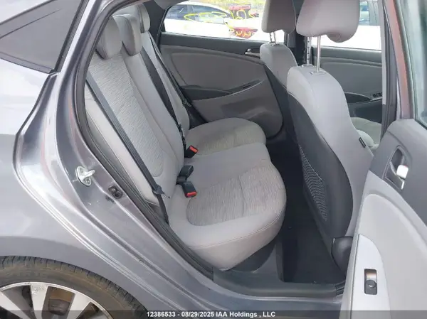 KMHCT4AE1HU304458 2017 HYUNDAI ACCENT - Image 8