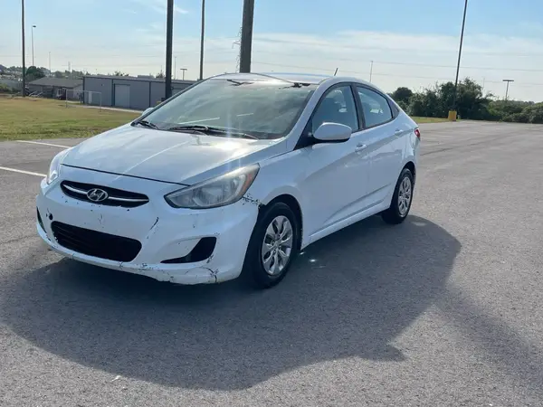KMHCT4AE1HU307800 2017 HYUNDAI ACCENT - Image 2