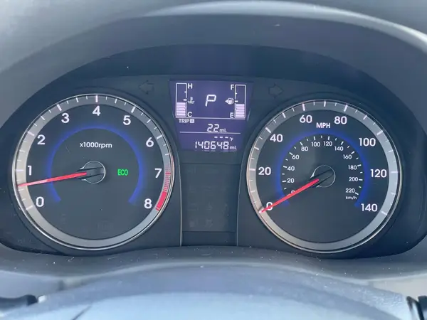KMHCT4AE1HU307800 2017 HYUNDAI ACCENT - Image 8