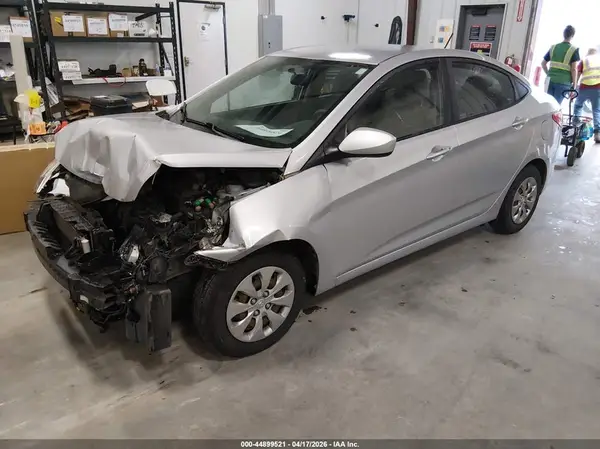 KMHCT4AE1HU317825 2017 HYUNDAI ACCENT - Image 2