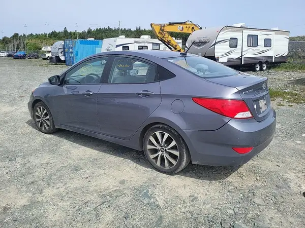 KMHCT4AE1HU329134 2017 HYUNDAI ACCENT - Image 2