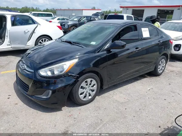 KMHCT4AE1HU352011 2017 HYUNDAI ACCENT - Image 2