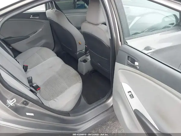 KMHCT4AE1HU366698 2017 HYUNDAI ACCENT - Image 8