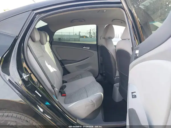 KMHCT4AE1HU374638 2017 HYUNDAI ACCENT - Image 8
