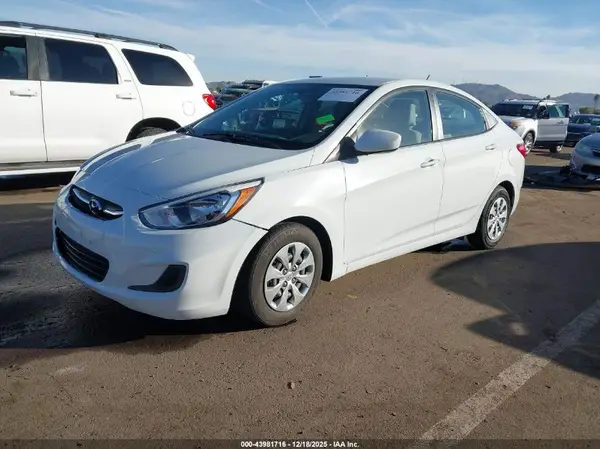 KMHCT4AE1HU375949 2017 HYUNDAI ACCENT - Image 2