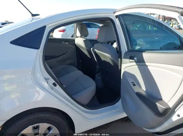 KMHCT4AE1HU375949 2017 HYUNDAI ACCENT - Image 8