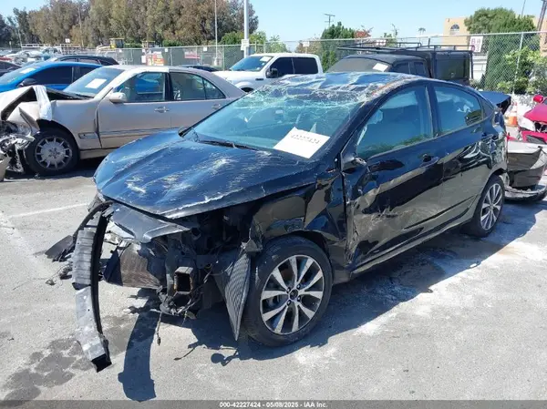 KMHCT4AE1HU377359 2017 HYUNDAI ACCENT - Image 2