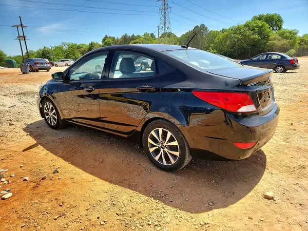 KMHCT4AE1HU379628 2017 HYUNDAI ACCENT - Image 2