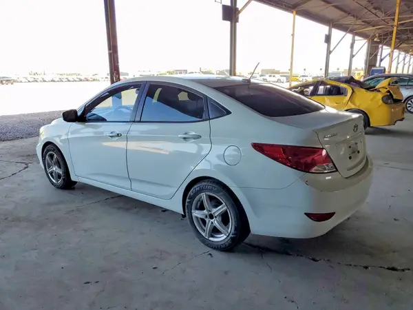 KMHCT4AE2GU000232 2016 HYUNDAI ACCENT - Image 2