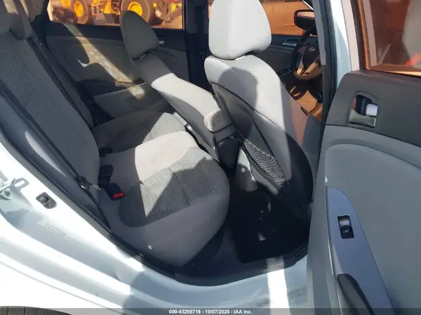 KMHCT4AE2GU007164 2016 HYUNDAI ACCENT - Image 8