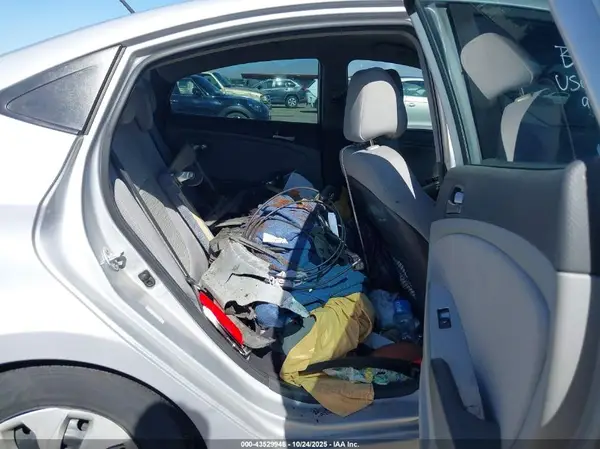 KMHCT4AE2GU096864 2016 HYUNDAI ACCENT - Image 8