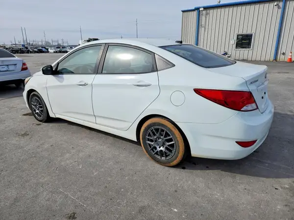 KMHCT4AE2GU944032 2016 HYUNDAI ACCENT - Image 2