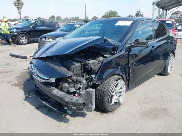 KMHCT4AE2HU173069 2017 HYUNDAI ACCENT - Image 2