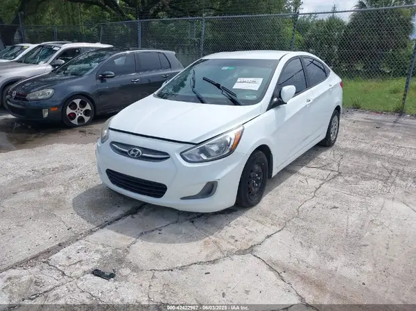 KMHCT4AE2HU204014 2017 HYUNDAI ACCENT - Image 2