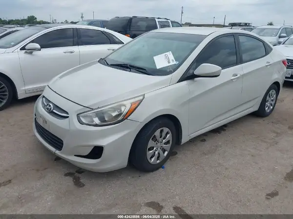KMHCT4AE2HU205776 2017 HYUNDAI ACCENT - Image 2