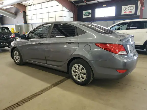 KMHCT4AE2HU206281 2017 HYUNDAI ACCENT - Image 2