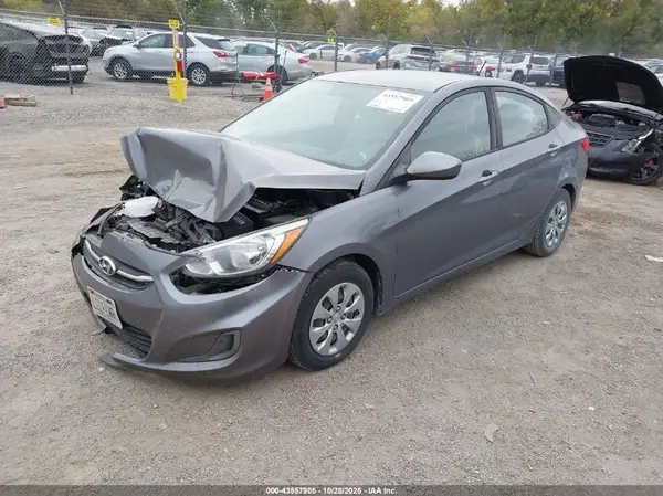 KMHCT4AE2HU244805 2017 HYUNDAI ACCENT - Image 2