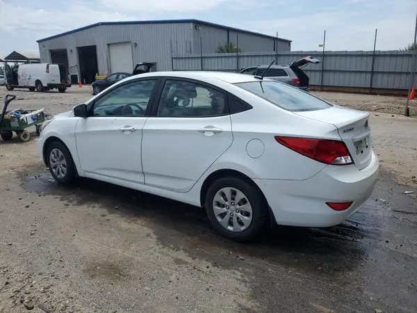 KMHCT4AE2HU261622 2017 HYUNDAI ACCENT - Image 2