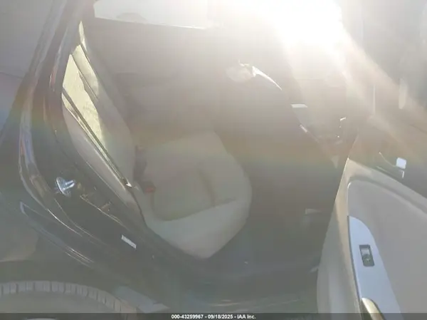 KMHCT4AE2HU272376 2017 HYUNDAI ACCENT - Image 8