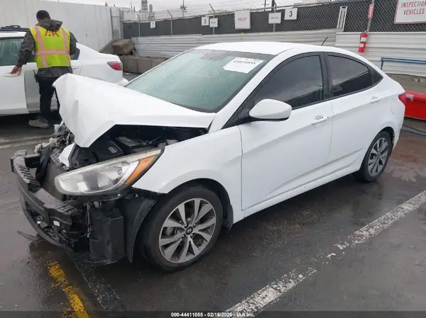 KMHCT4AE2HU280879 2017 HYUNDAI ACCENT - Image 2