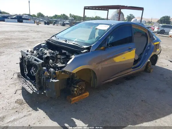 KMHCT4AE2HU292420 2017 HYUNDAI ACCENT - Image 2