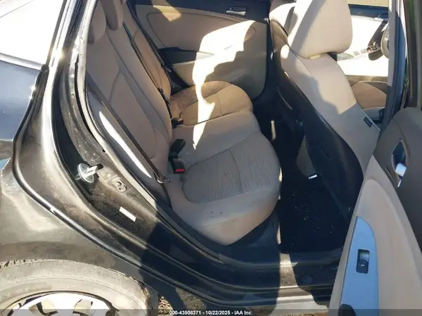 KMHCT4AE2HU320961 2017 HYUNDAI ACCENT - Image 8