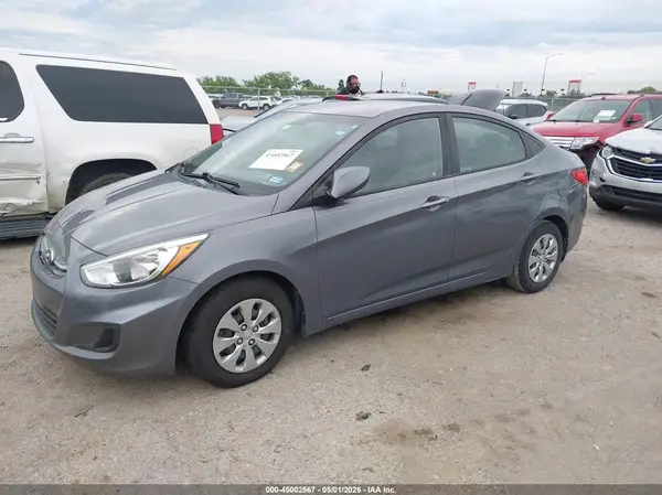 KMHCT4AE2HU321835 2017 HYUNDAI ACCENT - Image 2