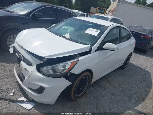 KMHCT4AE2HU332883 2017 HYUNDAI ACCENT - Image 2