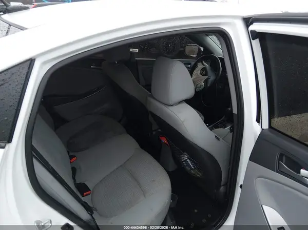 KMHCT4AE2HU343849 2017 HYUNDAI ACCENT - Image 8