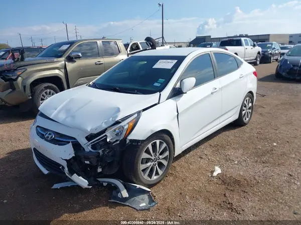 KMHCT4AE2HU344628 2017 HYUNDAI ACCENT - Image 2