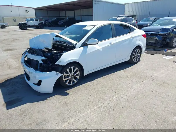 KMHCT4AE2HU348033 2017 HYUNDAI ACCENT - Image 2