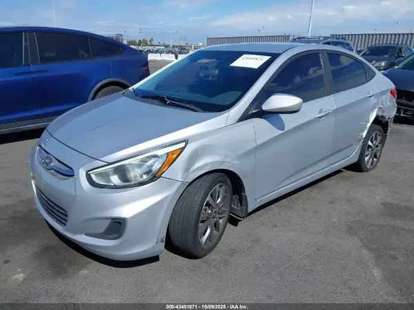 KMHCT4AE2HU349134 2017 HYUNDAI ACCENT - Image 2