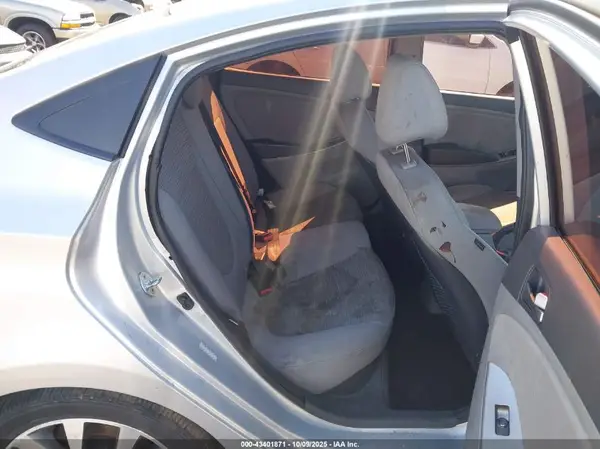 KMHCT4AE2HU349134 2017 HYUNDAI ACCENT - Image 8
