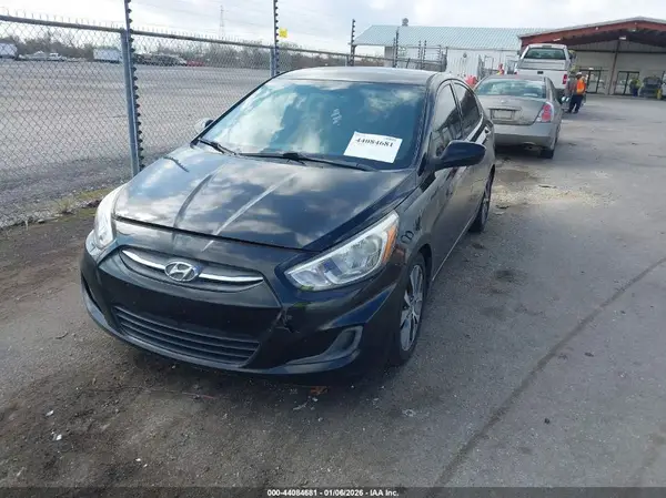 KMHCT4AE2HU354401 2017 HYUNDAI ACCENT - Image 2