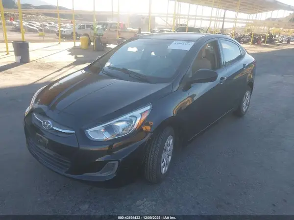 KMHCT4AE2HU355645 2017 HYUNDAI ACCENT - Image 2