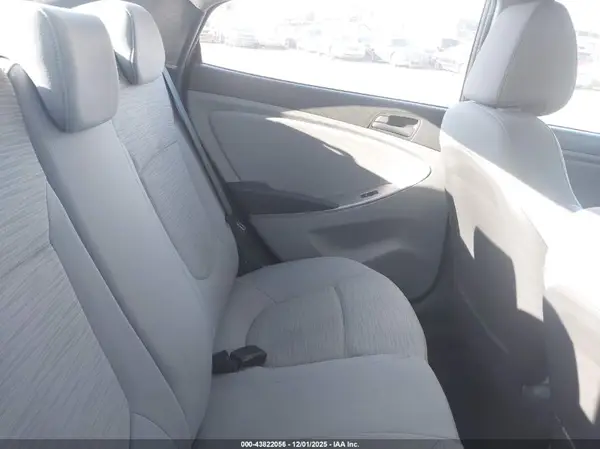 KMHCT4AE2HU366693 2017 HYUNDAI ACCENT - Image 8