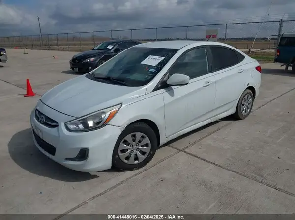 KMHCT4AE2HU369755 2017 HYUNDAI ACCENT - Image 2