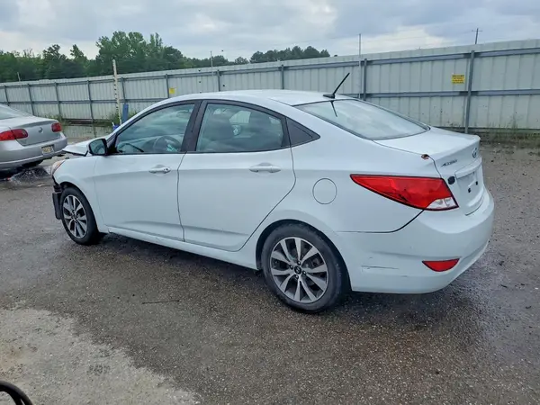 KMHCT4AE2HU371263 2017 HYUNDAI ACCENT - Image 2