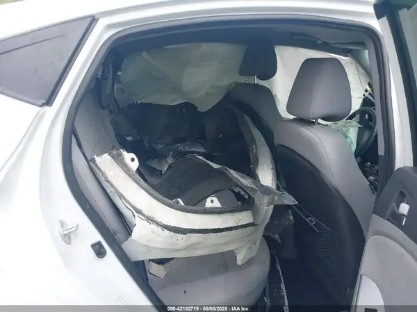 KMHCT4AE2HU372039 2017 HYUNDAI ACCENT - Image 8