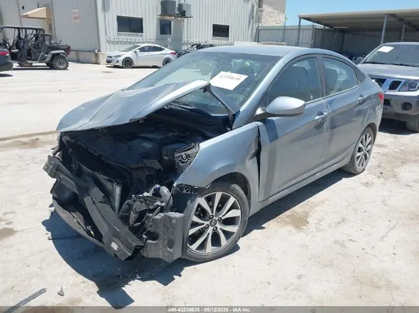 KMHCT4AE2HU377516 2017 HYUNDAI ACCENT - Image 2