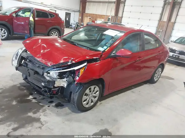 KMHCT4AE2HU394476 2017 HYUNDAI ACCENT - Image 2