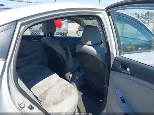 KMHCT4AE3GU002233 2016 HYUNDAI ACCENT - Image 8