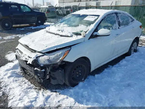 KMHCT4AE3GU003172 2016 HYUNDAI ACCENT - Image 2