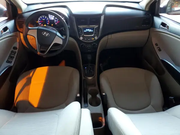 KMHCT4AE3GU014043 2016 HYUNDAI ACCENT - Image 8