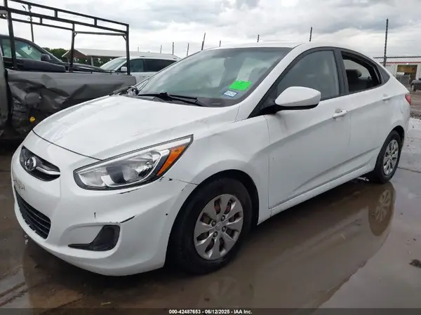 KMHCT4AE3GU032526 2016 HYUNDAI ACCENT - Image 2